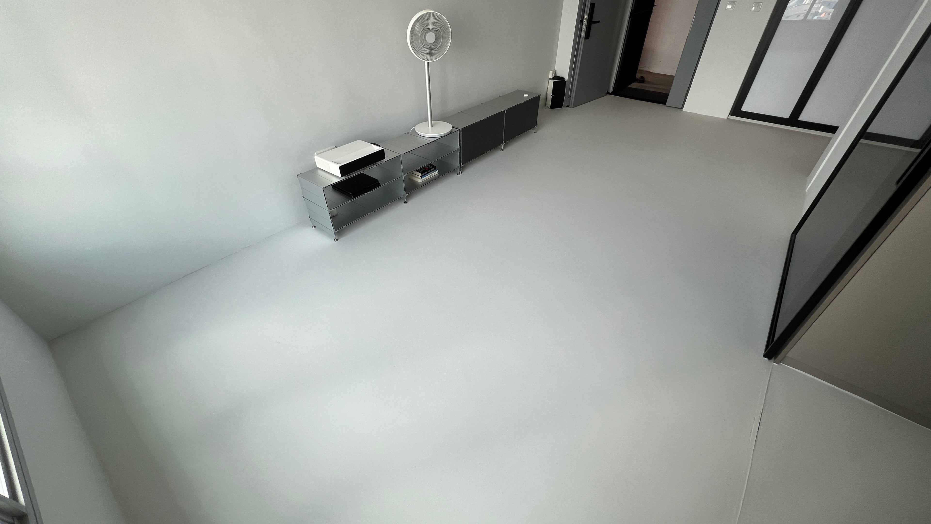 Epoxy Microcement effect flooring - Ecoluxe